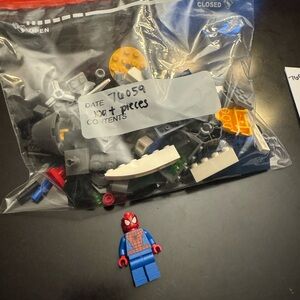 Lego Marvel 76059 Spiderman Doc Ock's
Tentacle Trap Incomplete